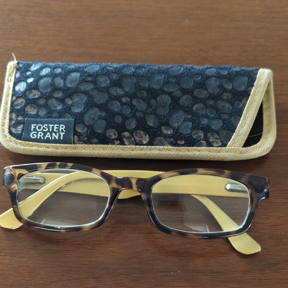 Foster Grant Brown and Black Tortoise Reading Glasses with Classic Design 1.25